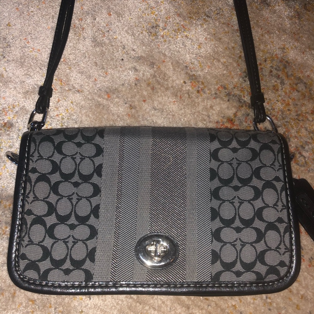 Authentic Coach shoulder bag
